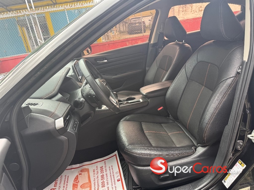 2020 Nissan Altima SR — foto 8 / 12
