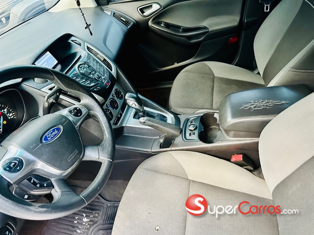 2014 Ford Focus SE — foto 8 / 8