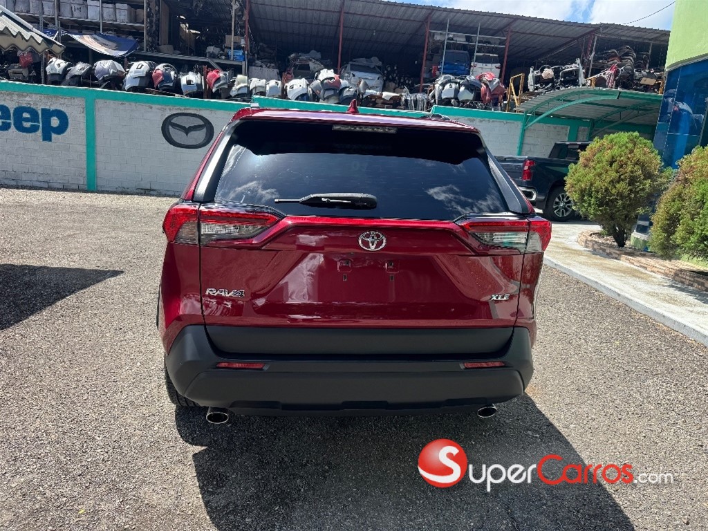 2020 Toyota RAV4 XLE — foto 4 / 12