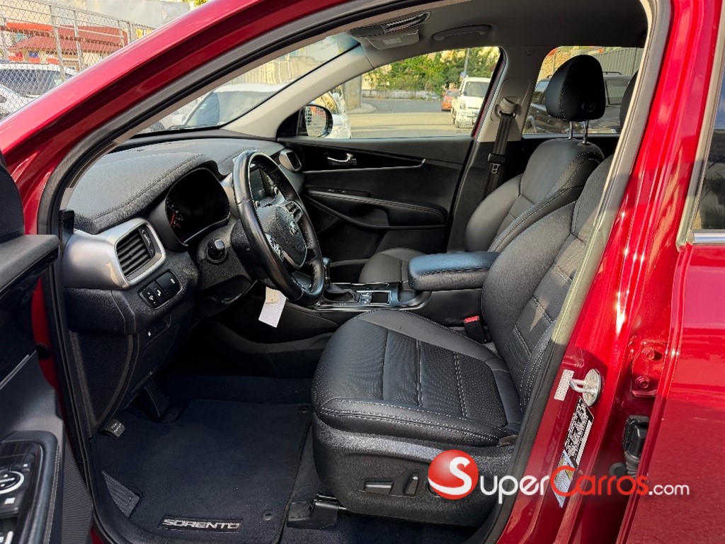 2020 Kia Sorento LX — foto 8 / 11