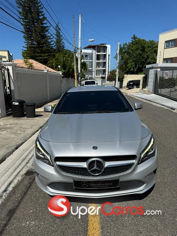 2019 Mercedes-Benz Clase CLA 180 — foto 2 / 12