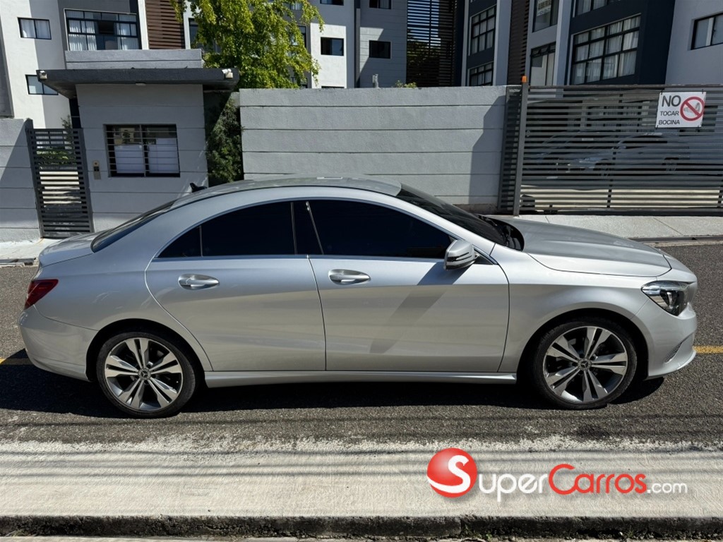 2019 Mercedes-Benz Clase CLA 180 — foto 5 / 12