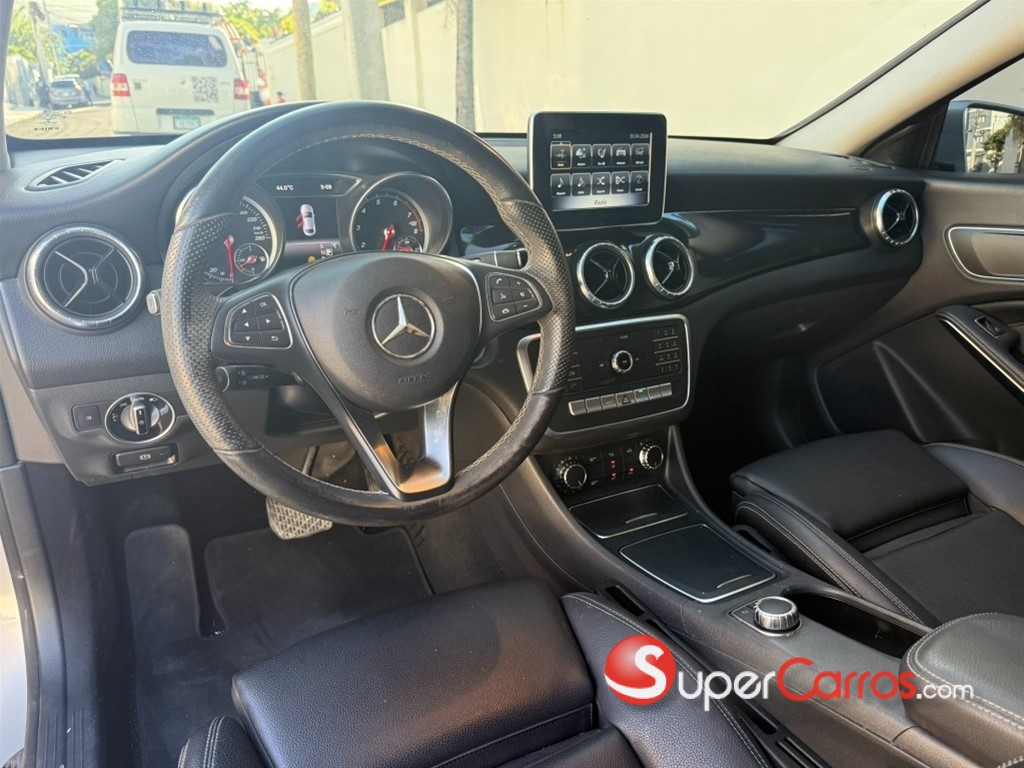 2019 Mercedes-Benz Clase CLA 180 — foto 6 / 12