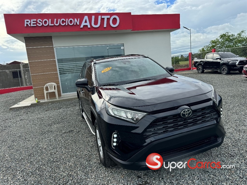 2019 Toyota RAV4 LE — foto 2 / 10