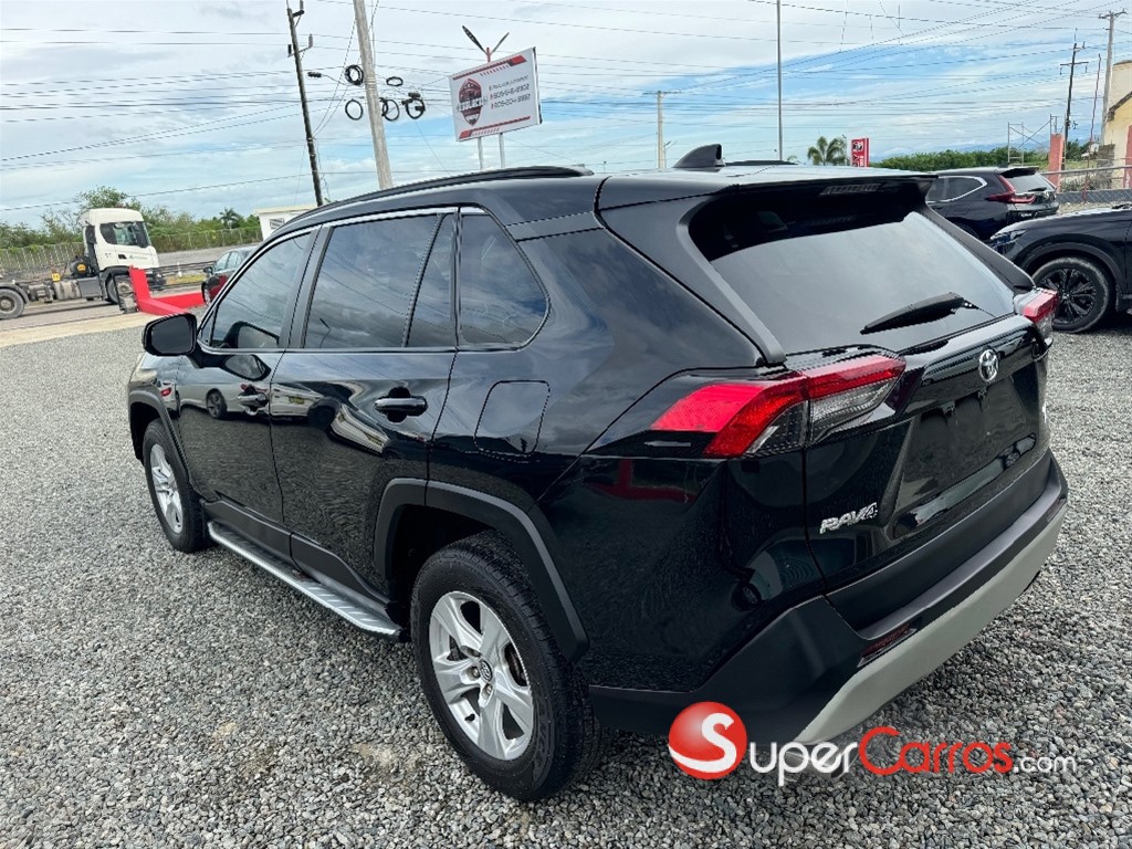 2019 Toyota RAV4 LE — foto 5 / 10