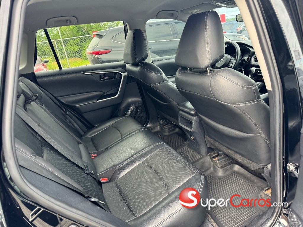 2019 Toyota RAV4 LE — foto 8 / 10