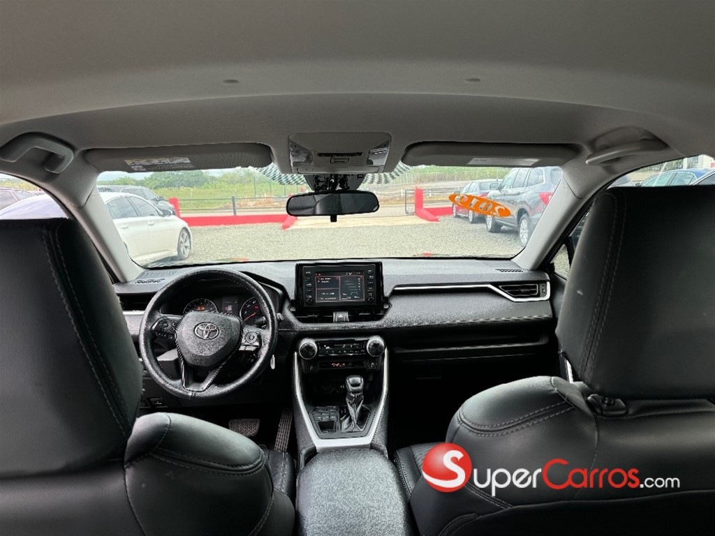 2019 Toyota RAV4 LE — foto 9 / 10