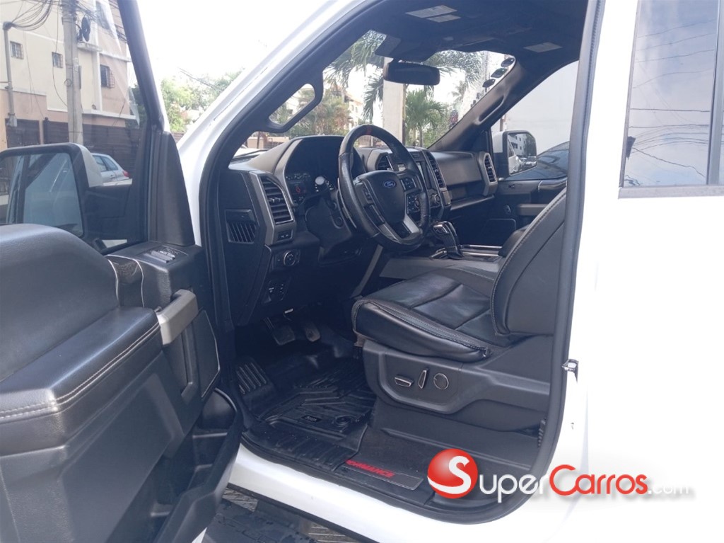 2019 Ford F 150 Raptor SVT — foto 7 / 12