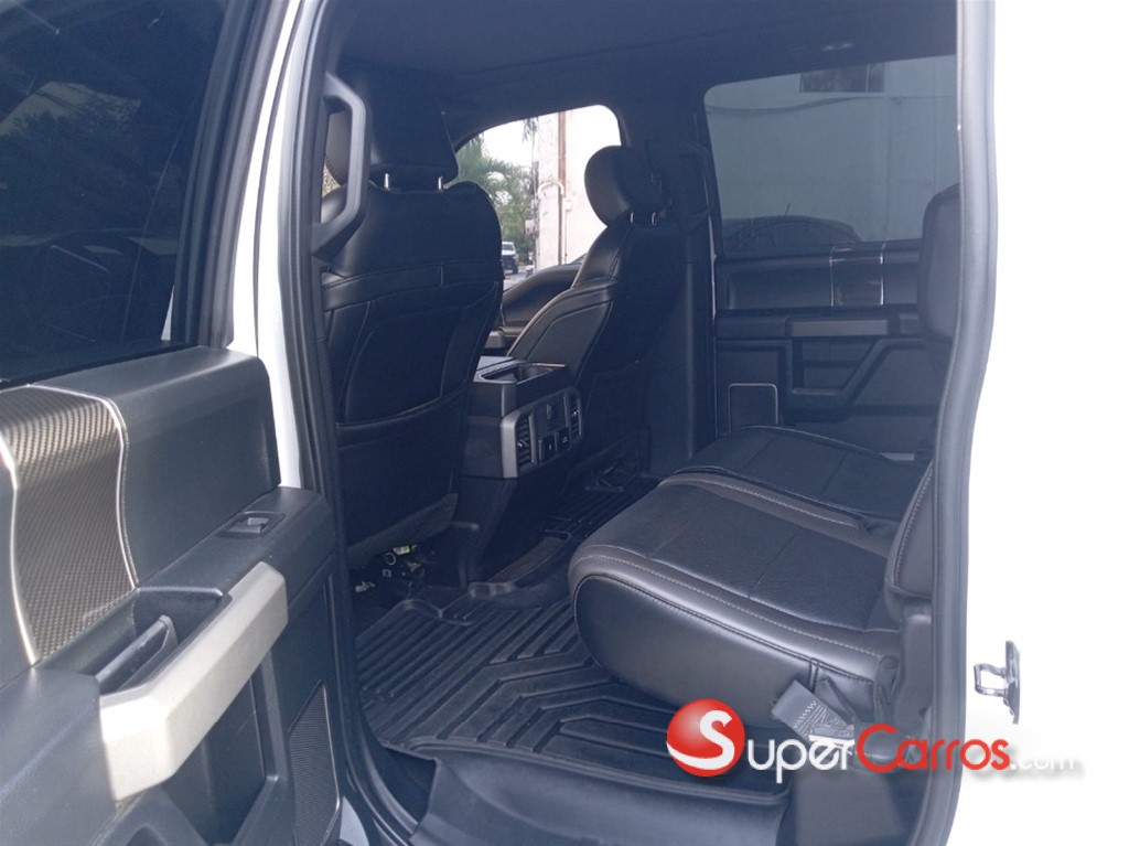 2019 Ford F 150 Raptor SVT — foto 8 / 12