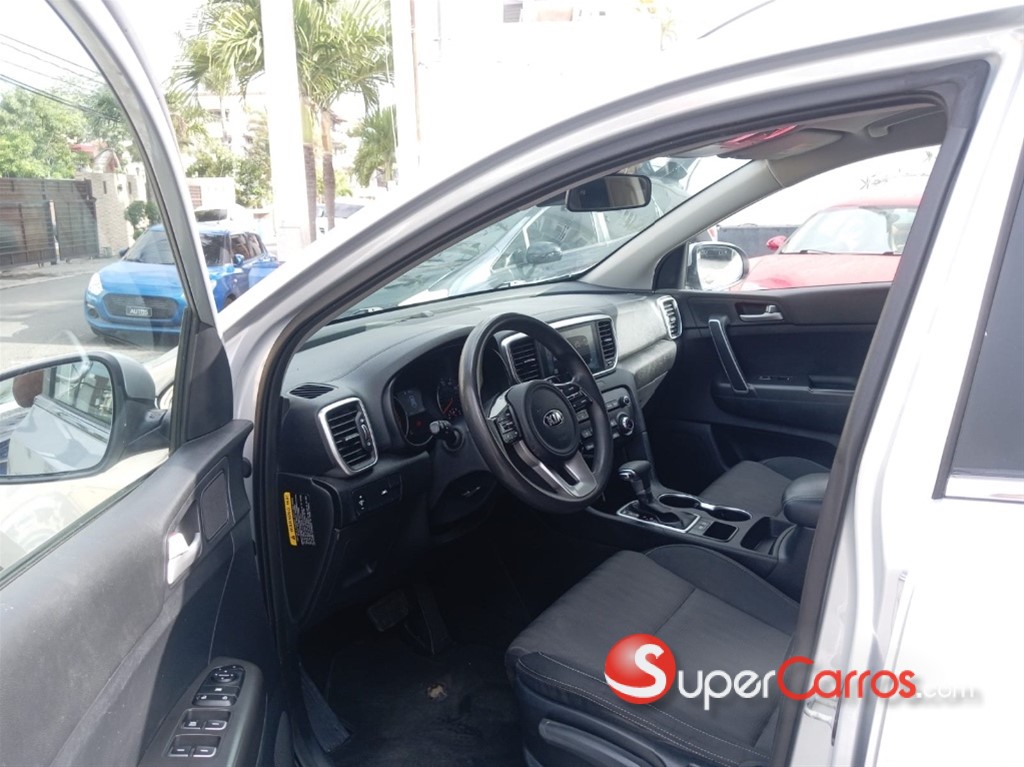2020 Kia Sportage LX — foto 6 / 11