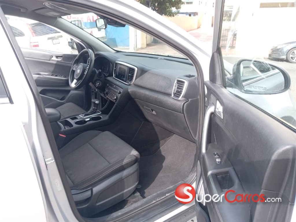 2020 Kia Sportage LX — foto 8 / 11