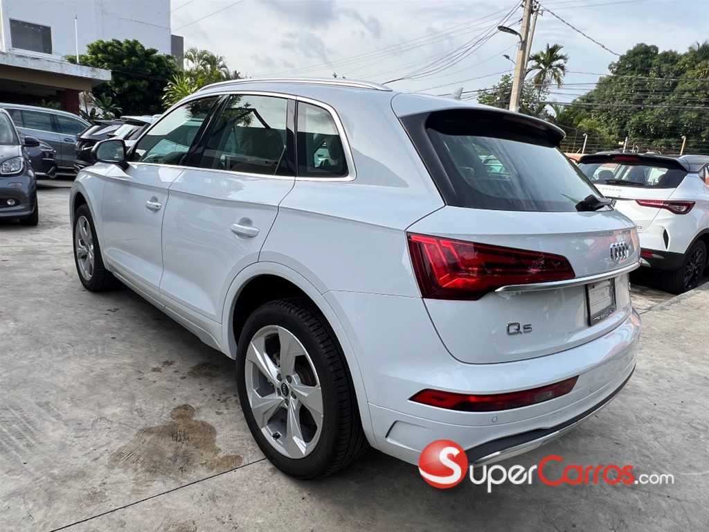 2025 Audi Q5 45 TFSI QUATTRO — foto 3 / 9