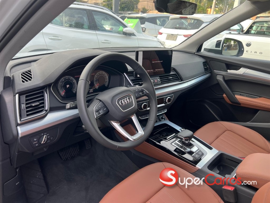 2025 Audi Q5 45 TFSI QUATTRO — foto 8 / 9