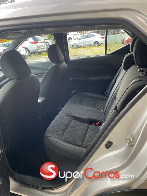 2020 Nissan Kicks SV — foto 8 / 9