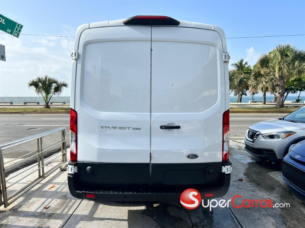2020 Ford Transit 250 Cargo — foto 4 / 11