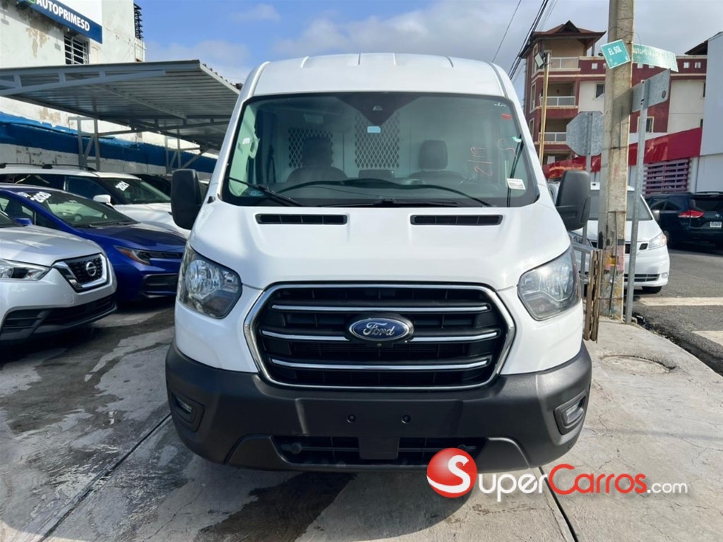 2020 Ford Transit 250 Cargo — foto 8 / 11
