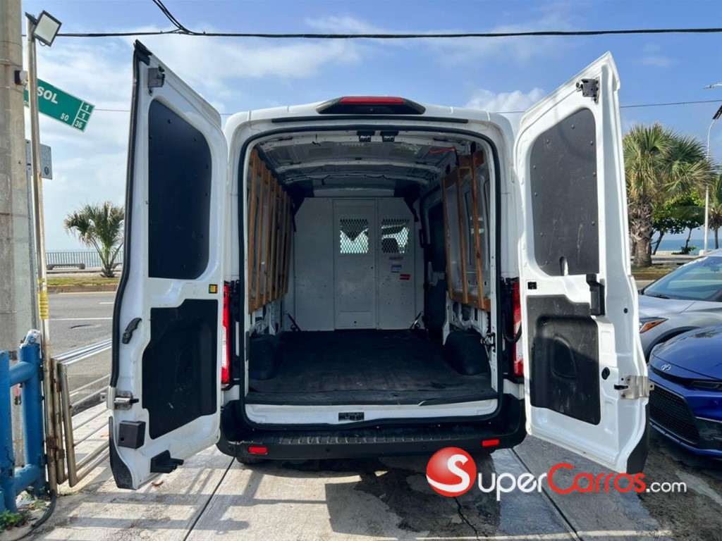 2020 Ford Transit 250 Cargo — foto 9 / 11
