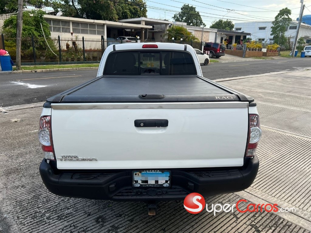 2015 Toyota Tacoma — foto 2 / 10