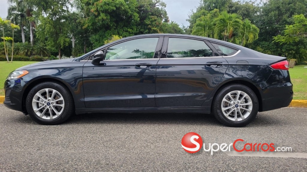 2020 Ford Fusion SE — foto 4 / 9