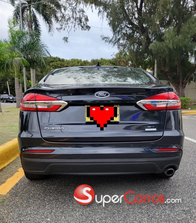 2020 Ford Fusion SE — foto 6 / 9