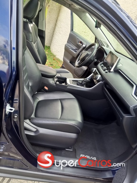 2021 Toyota RAV4 XLE Premium — foto 8 / 11