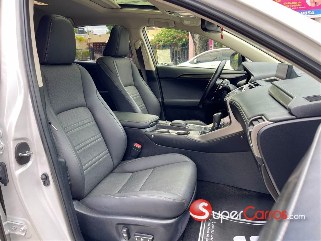 2021 Lexus NX 300 — foto 10 / 11