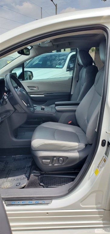 2021 Toyota Sienna XLE Premium — foto 8 / 10
