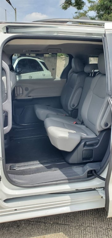 2021 Toyota Sienna XLE Premium — foto 9 / 10