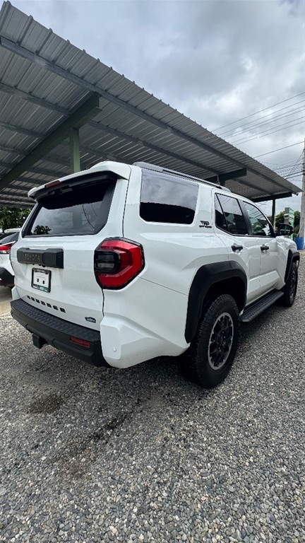 2025 Toyota 4 Runner TRD Off-Road Premium — foto 4 / 10