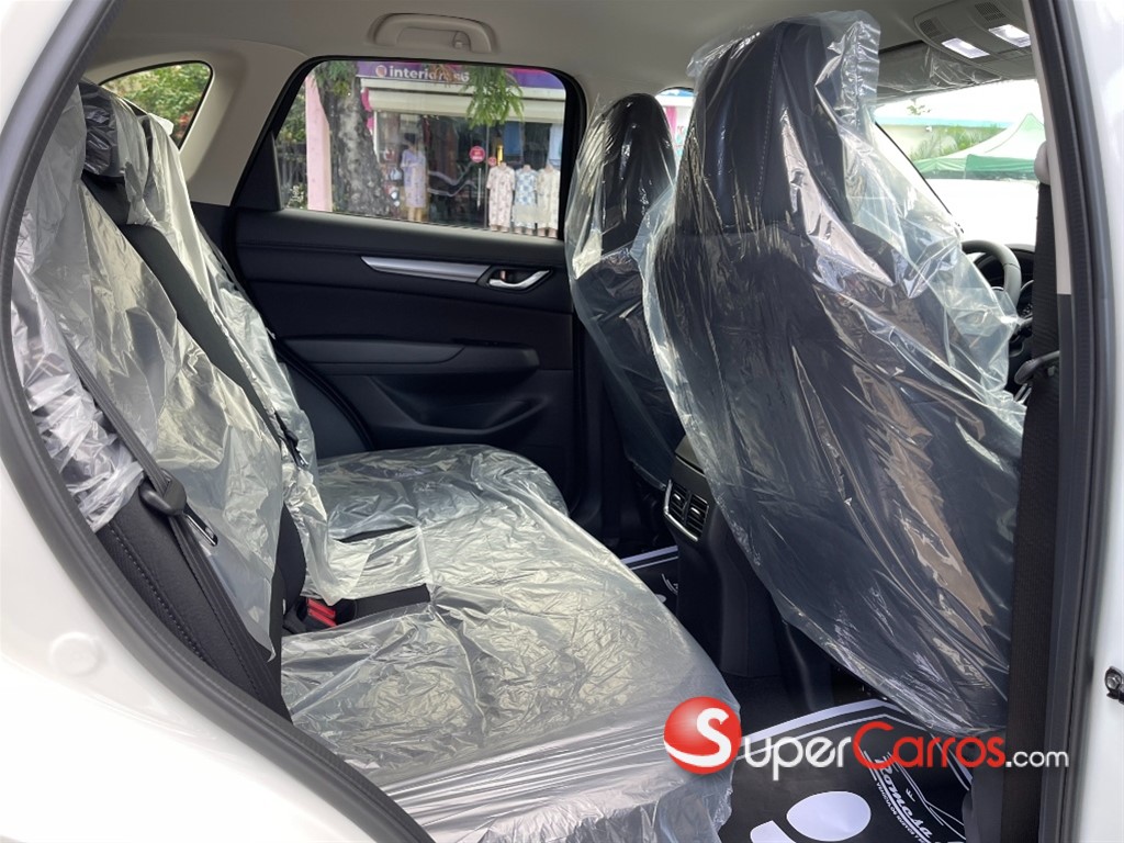 2027 Mazda CX-5 CE — foto 8 / 10