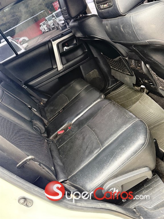 2014 Toyota 4 Runner — foto 8 / 11