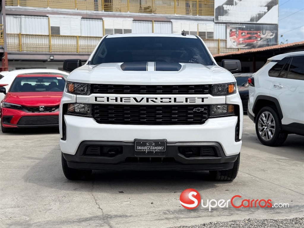2021 Chevrolet Silverado Custom — foto 2 / 12