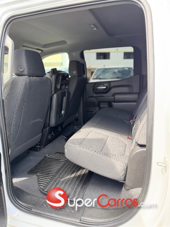 2021 Chevrolet Silverado Custom — foto 8 / 12