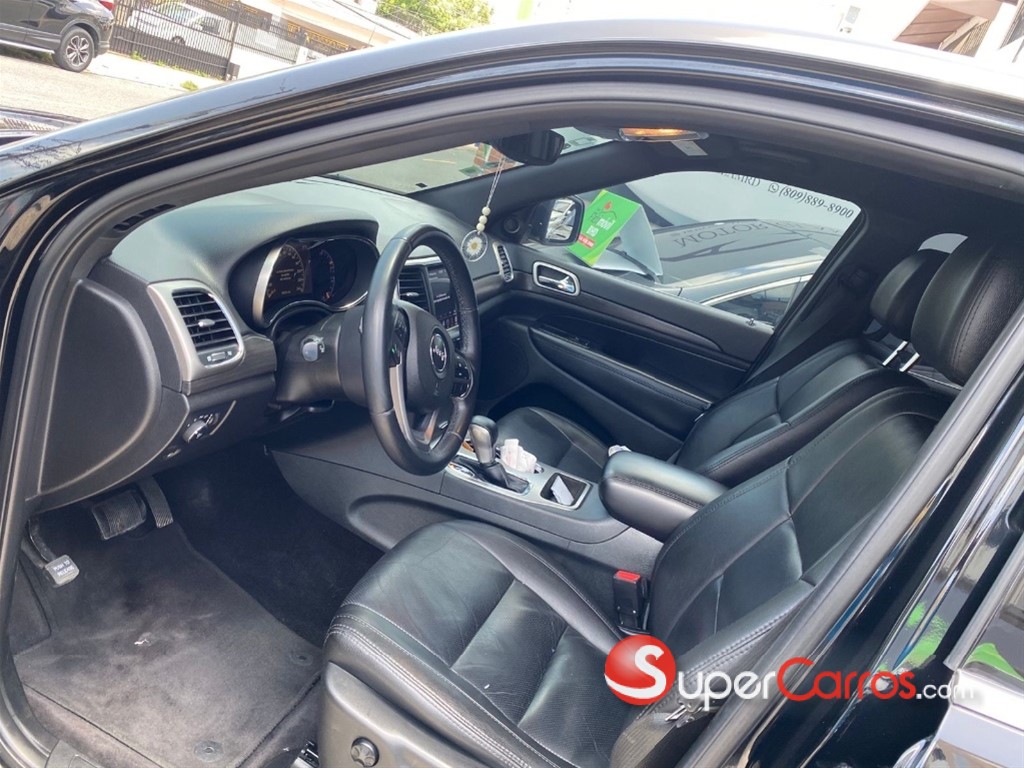 2018 Jeep Grand Cherokee Laredo — foto 6 / 12
