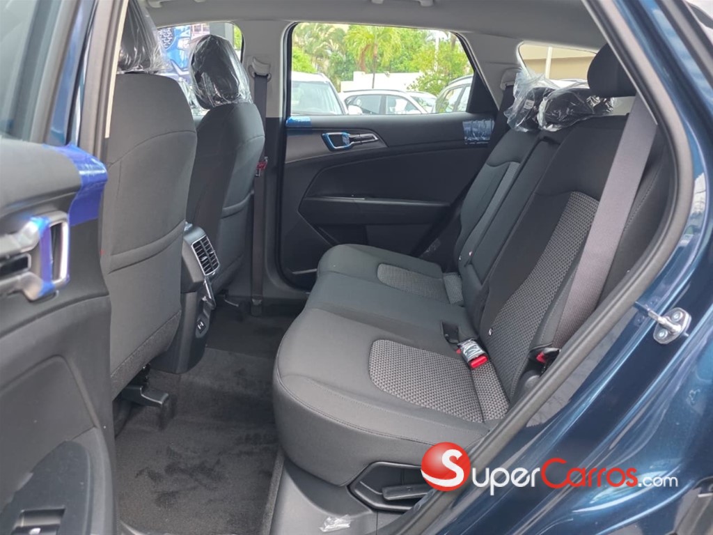 2027 Kia Sportage Sport — foto 8 / 12