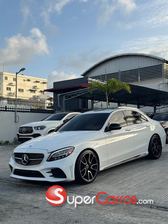2019 Mercedes-Benz Clase C 300 AMG — foto 2 / 12