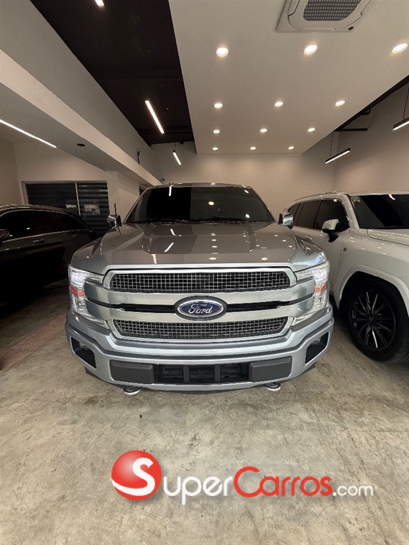 2020 Ford F 150 Platinum — foto 2 / 12