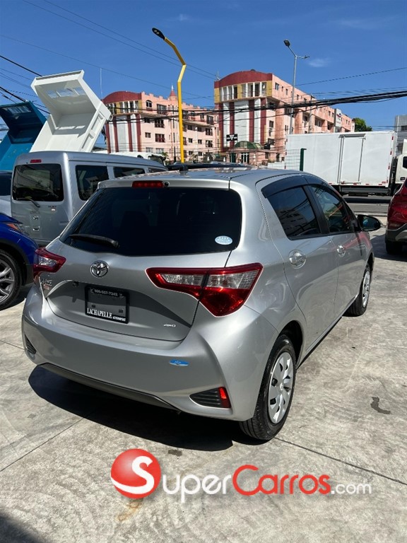 2020 Toyota VITZ — foto 9 / 11