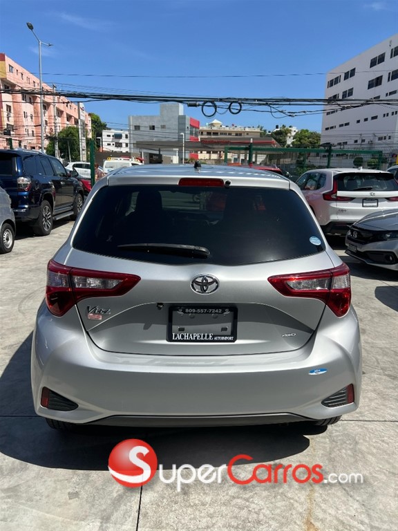 2020 Toyota VITZ — foto 10 / 11