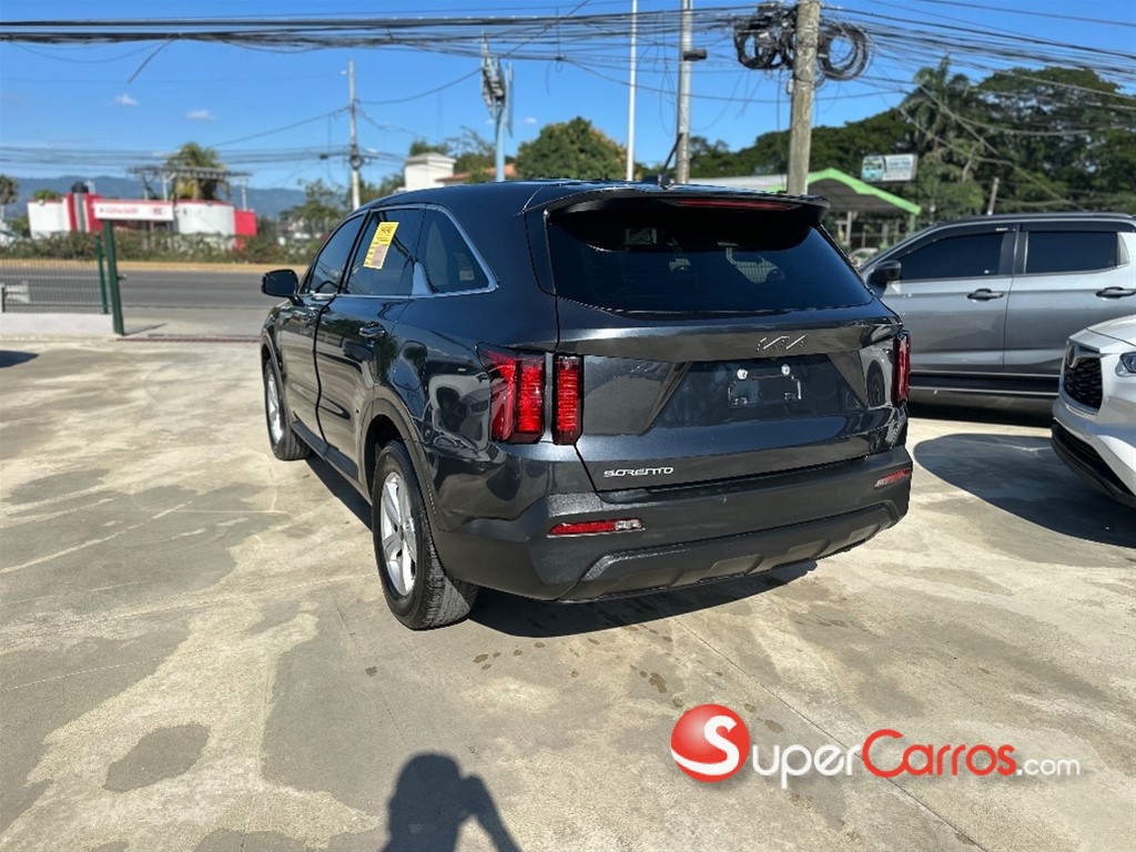 2023 Kia Sorento LX — foto 4 / 7