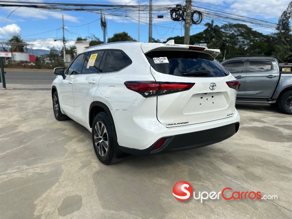 2021 Toyota Highlander XLE — foto 3 / 6