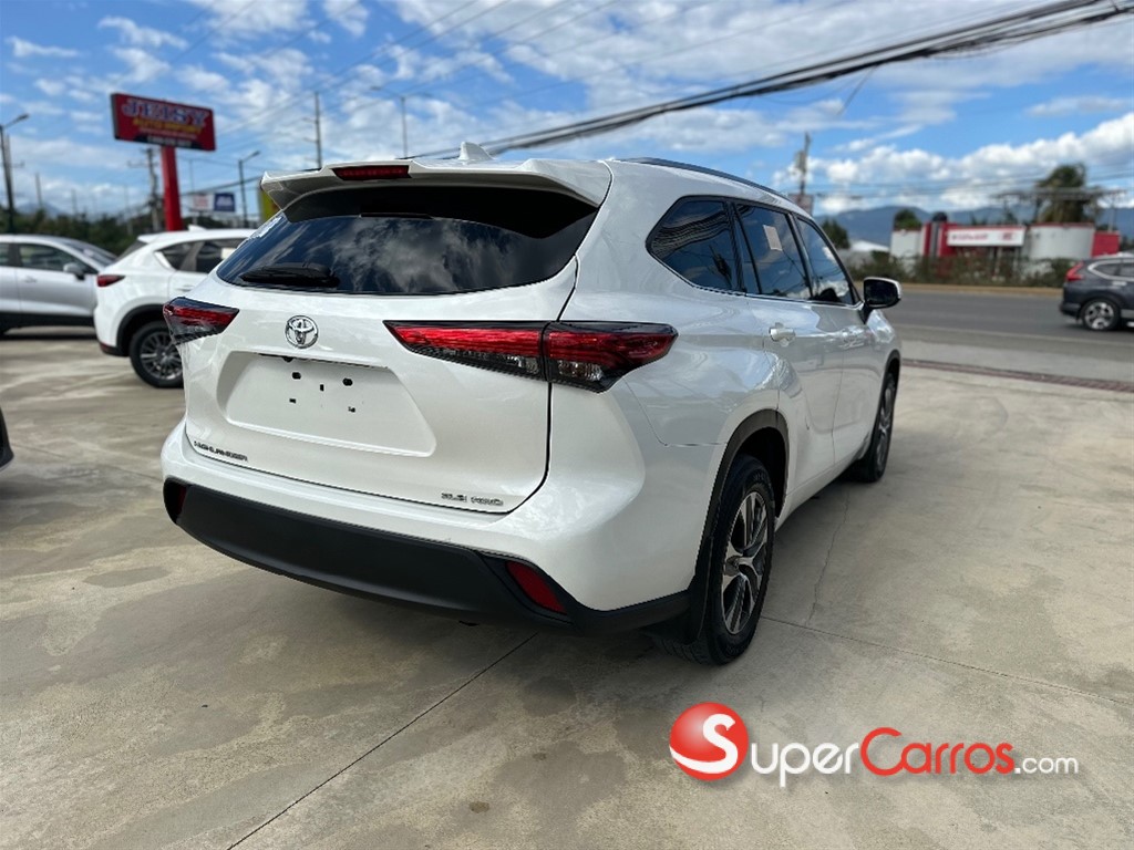 2021 Toyota Highlander XLE — foto 5 / 6