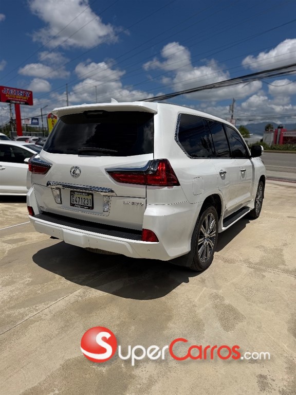2017 Lexus LX 570 — foto 4 / 9