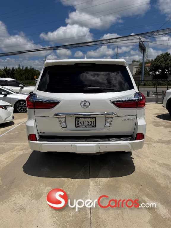 2017 Lexus LX 570 — foto 5 / 9