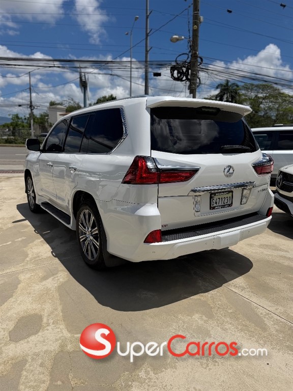 2017 Lexus LX 570 — foto 6 / 9