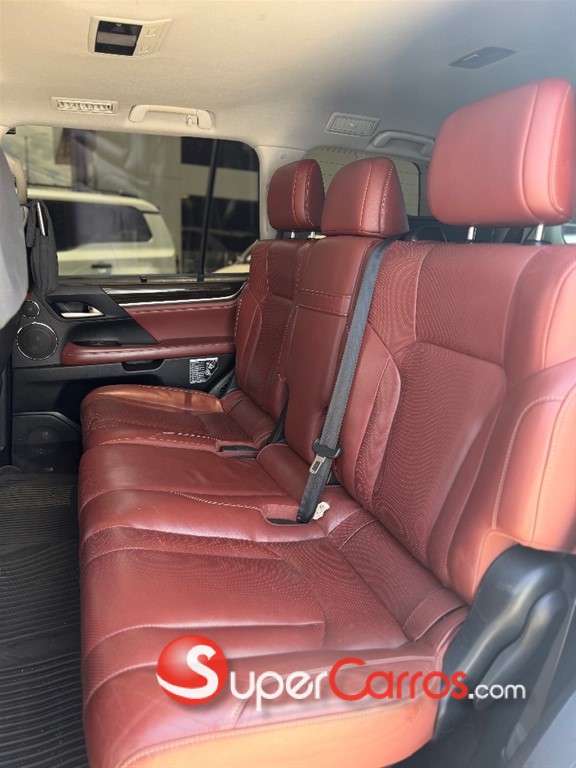 2017 Lexus LX 570 — foto 8 / 9