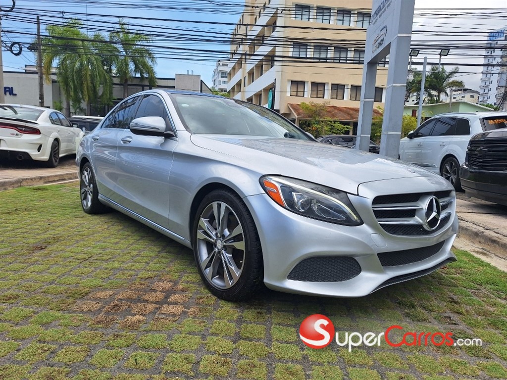 2016 Mercedes-Benz Clase C 300 — foto 2 / 11