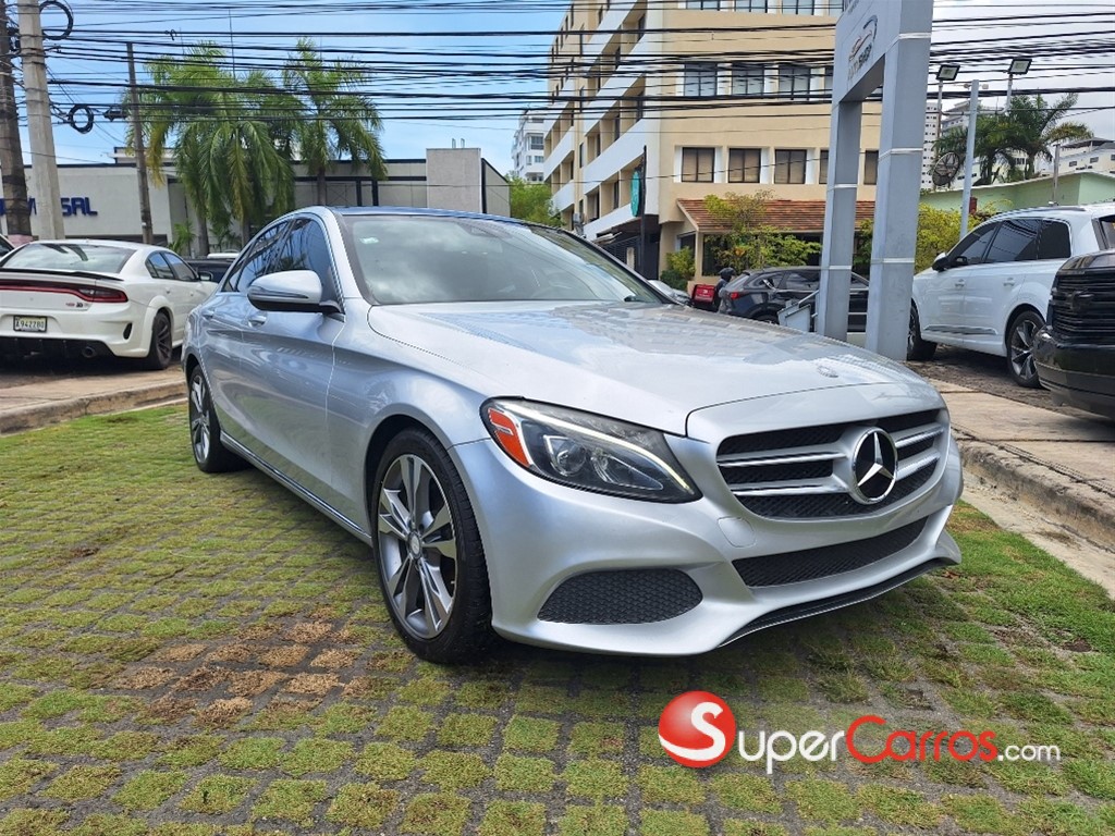 2016 Mercedes-Benz Clase C 300 — foto 3 / 11