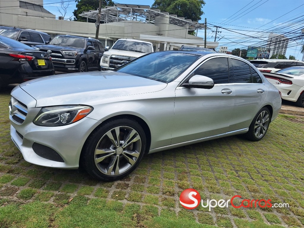 2016 Mercedes-Benz Clase C 300 — foto 4 / 11