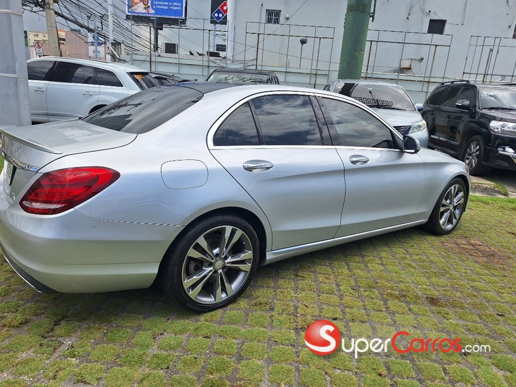 2016 Mercedes-Benz Clase C 300 — foto 9 / 11